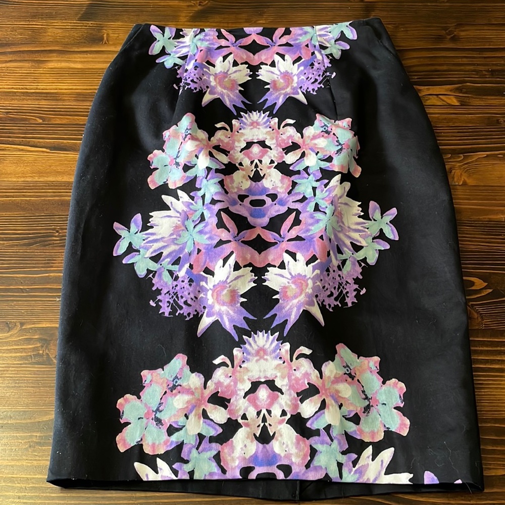 Floral Design Pencil Skirt